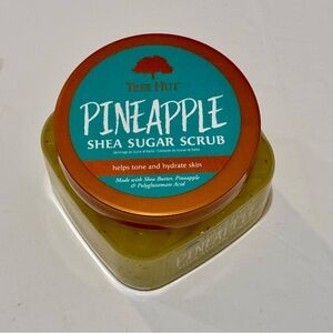 🌴 Tree Hut Pineapple Shea Sugar Scrub